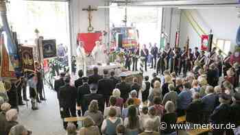Neues Feuerwehrhaus in Ascholding mit feierlichem Gottesdienst eingeweiht