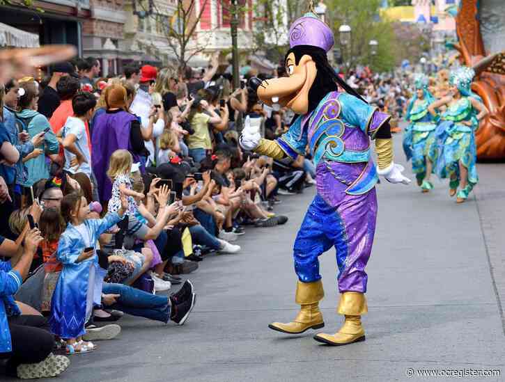 Disneyland character performers schedule union vote