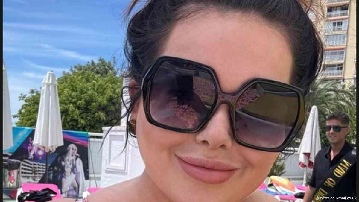 Scarlett Moffatt tells fans to 'embrace the boob gap' in swimsuit-clad selfie - after telling them to 'let those t**s loose' in body confidence post