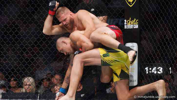 Jan Blachowicz campaigns for rematch with UFC champ Alex Pereira: 'He knocked out everybody – not me'