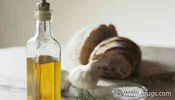Higher Olive Oil Intake Tied to Lower Risk for Dementia-Related Death