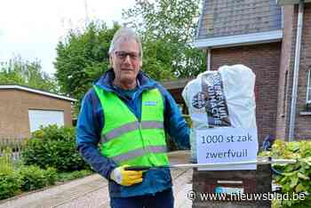 Mooimaker Ronan (71) ruimde zijn 1000ste zak zwerfvuil op: “Sinds kort sorteer ik het afval ook meteen in mijn bolderkar”