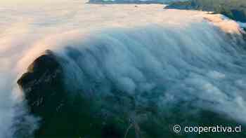 Maravillosas "cascadas de nube" decoran montañas de China