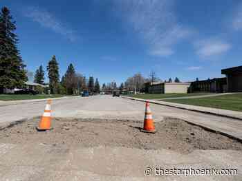 Saskatoon crews continue pothole repairs, spring street sweeping