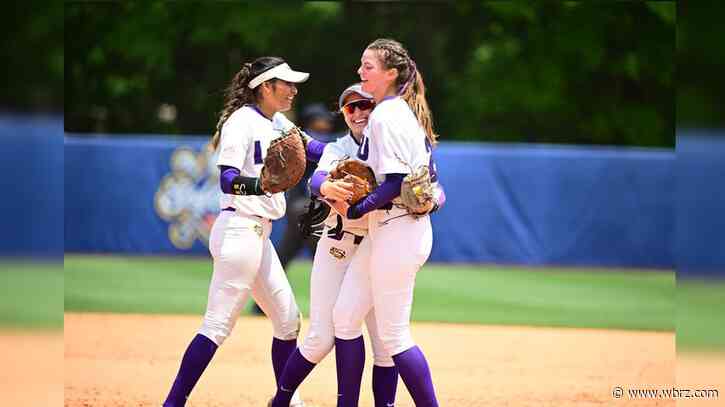 LSU softball walks it off after 14 innings in first round of SEC Tournament