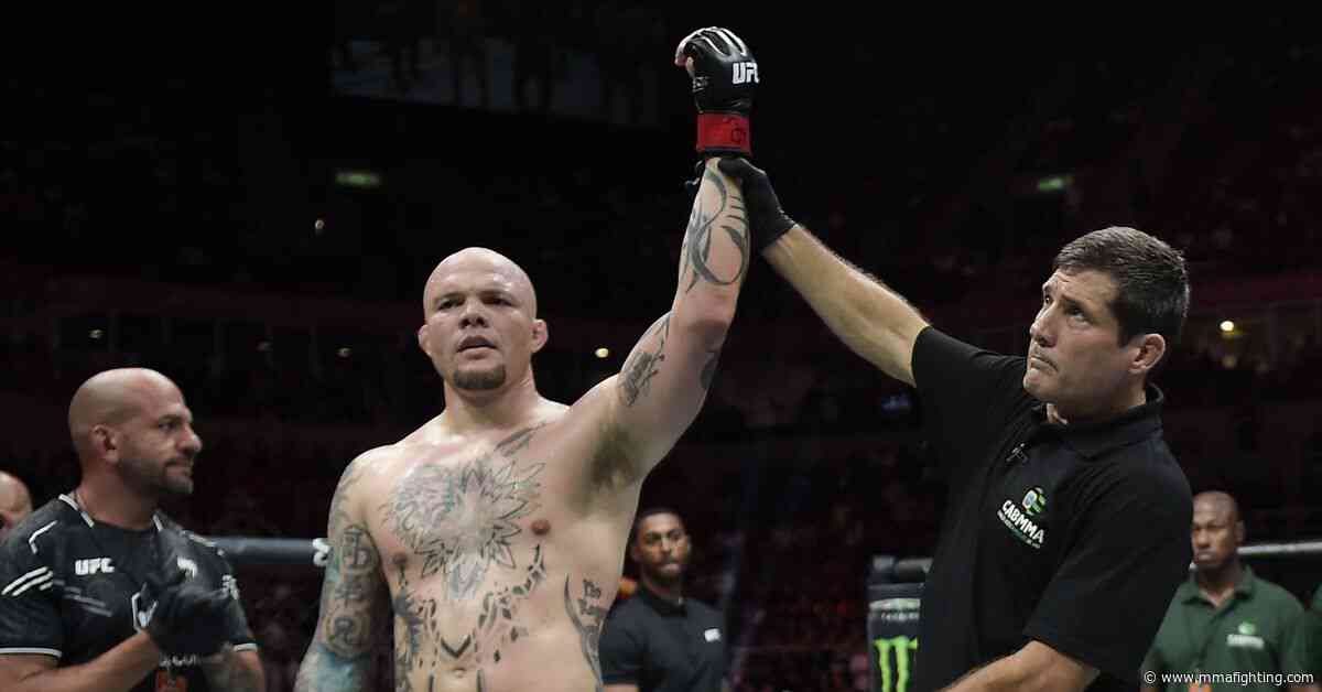 Anthony Smith clears up Alex Pereira beef: ‘I’ve never challenged him to anything’