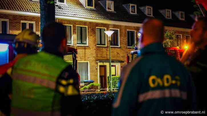 Felle brand in huis, vrouw in kritieke toestand naar ziekenhuis gebracht