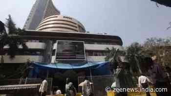 Sensex, Nifty tank on heavy foreign fund outflows; Sensex Drops 1,062 Points