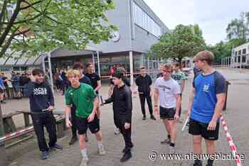 Antwerpspelers moedigen leerlingen Sint-Jozfinstituut aan tijdens eerste trailrun: 400 kg voedsel voor Trapkenoep