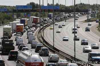 Part of M25 to close all weekend causing chaos for Gatwick passengers
