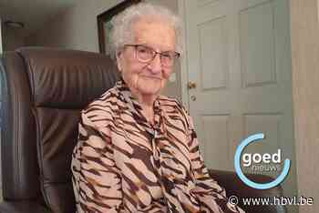 Leonie is 100: “Elke woensdag wandel ik naar het parochiehuis om met vriendinnen een cavaatje te drinken”
