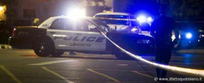 Aviere afroamericano ucciso per errore da poliziotti in Florida: sono entrati nella casa sbagliata