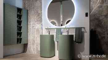 Licht, Spiegel, Farbe: Mit wenig Aufwand: Wie wird das Badezimmer wohnlicher?