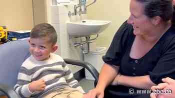 #TheMoment a boy with cochlear implants reacted to his mom's voice