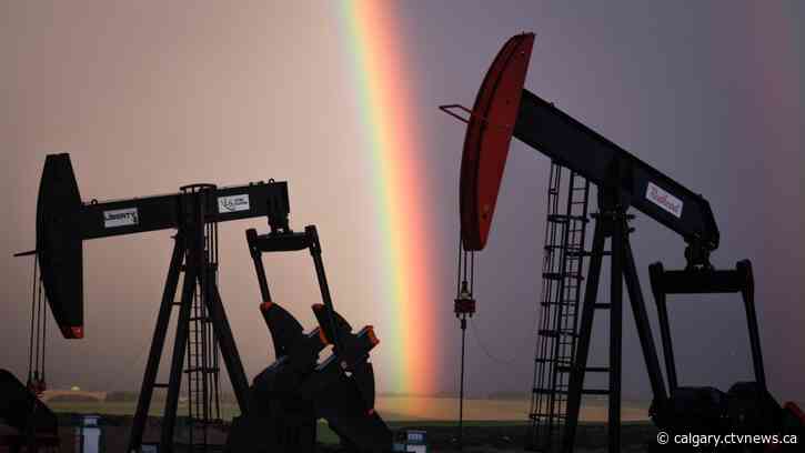 Oil executives expect sustained period of strong crude prices, survey shows