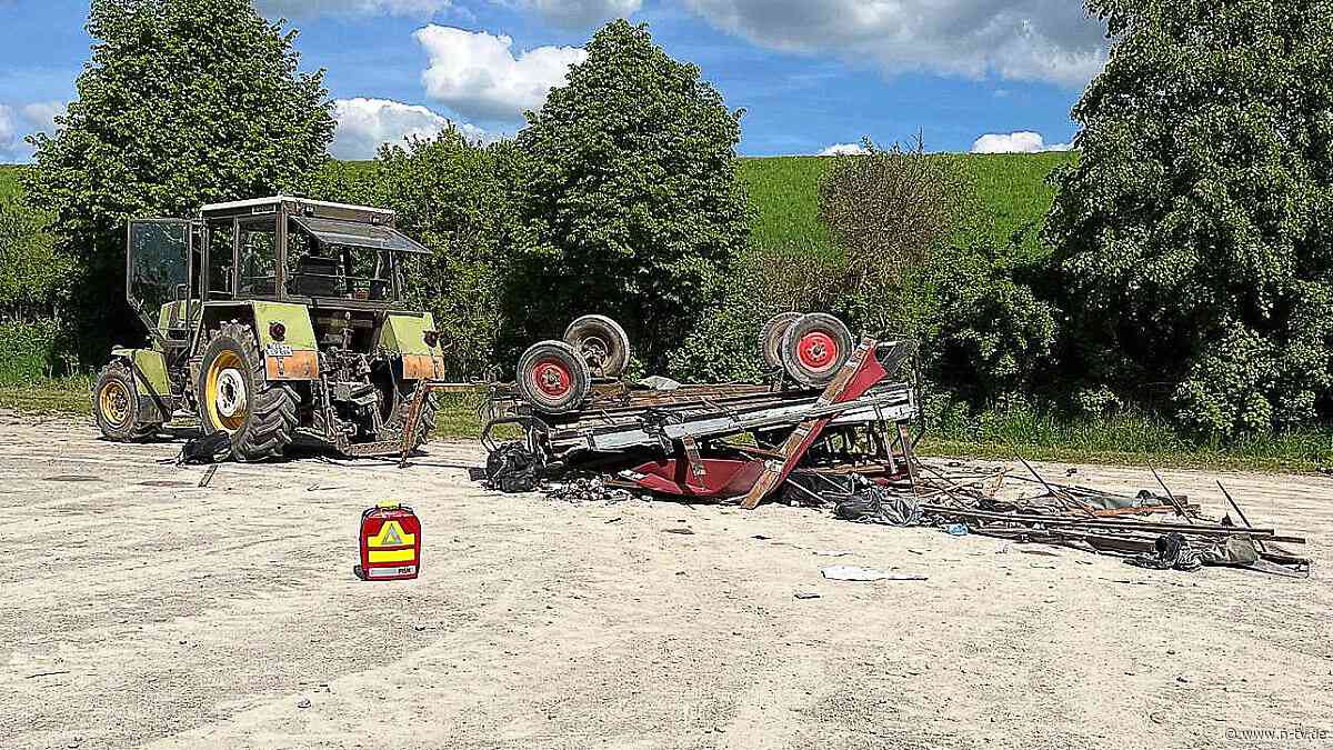 "Wir warnen jedes Jahr": Traktor-Anhänger bei Kremserfahrt kippt um - 14 Verletzte