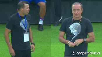 Dos entrenadores utilizaron la misma polera durante un partido de Copa Sudamericana