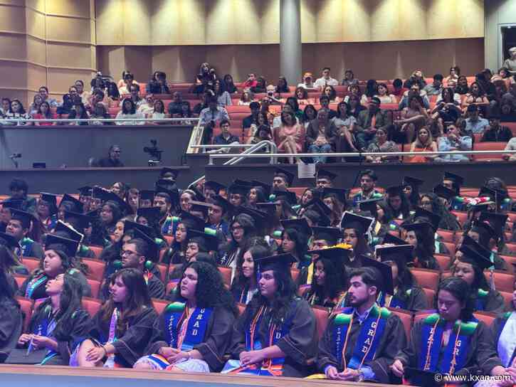 UT Austin students raise money for Latinx graduation cancelled by DEI cuts