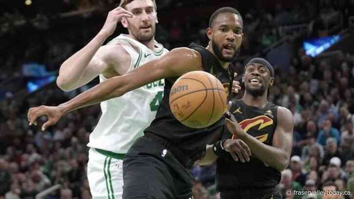 Mitchell’s 29 points help Cavaliers blow out Celtics 118-94, series tied 1-1
