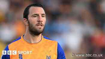 Mansfield release trio as seven offered new deals