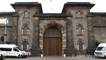Wandsworth Prison still lacks security - inspector