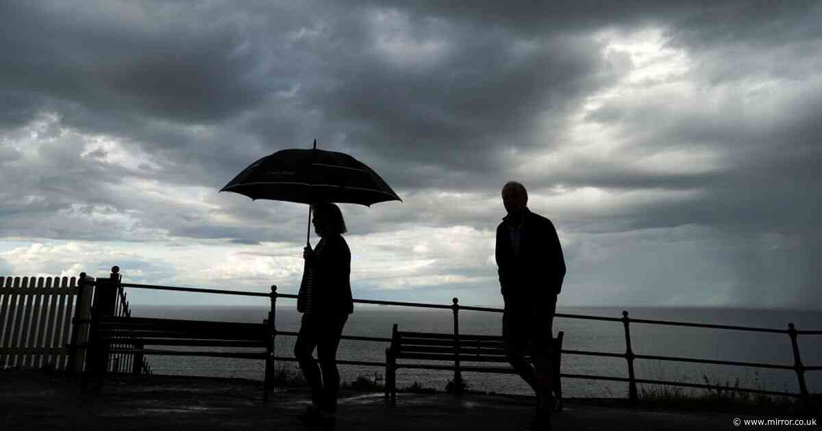 Met Office issues urgent 10-hour weather warning for thunderstorms across UK - full list of areas