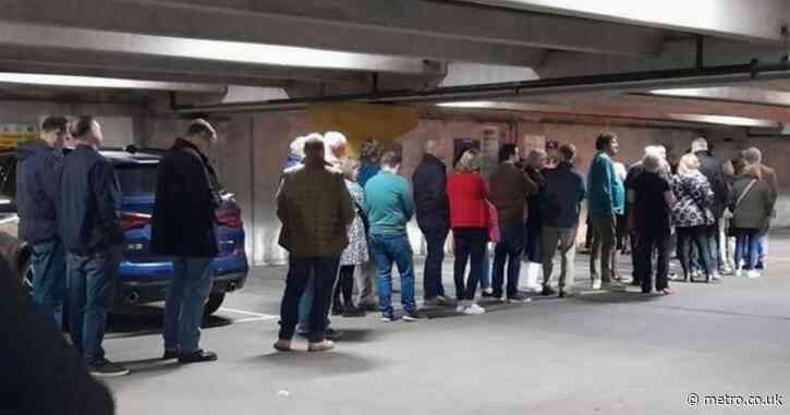 Frank Skinner fans queue for an hour – just to pay for parking