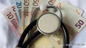 In finanzieller Not?: Krankenversicherung zu teuer: So wird der Beitrag bezahlbar