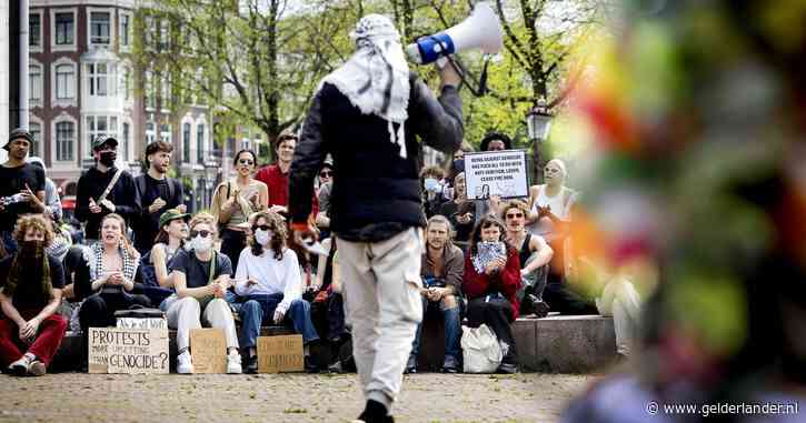 Ruim 100 betogers bij spoeddebat over pro-Palestijnse protesten en politie-optreden in Amsterdam