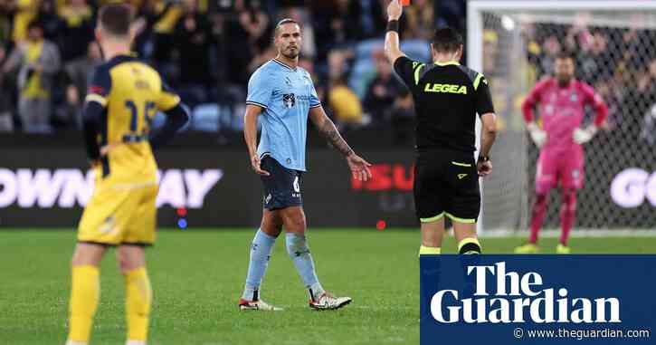 Mariners claim A-League Men semi-final win as nine-man Sydney see red