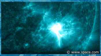 Behemoth sunspot AR3664 unleashes its biggest solar flare yet, sparking radio blackouts on Earth (video)