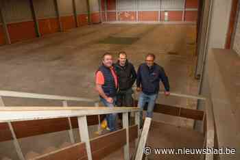 Grootste indoorscherm en langste toog: fabriekshal op site Strobbe wordt klaargestoomd voor EK voetbal