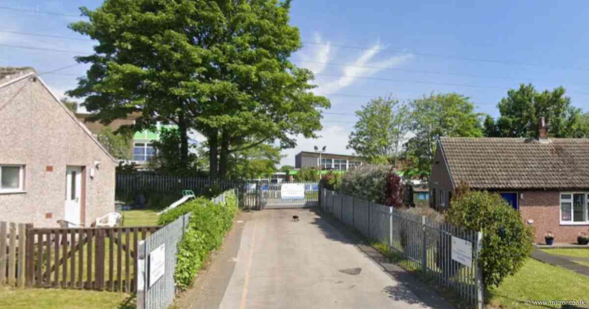 Thornhill Academy put into lockdown after 'threats made to pupils' as police block all exits
