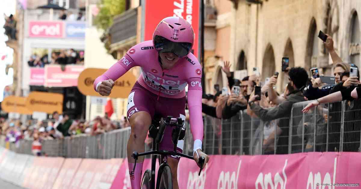 Fenomenale Tadej Pogacar deelt keiharde dreun uit met geweldige tijdrit in Giro d'Italia