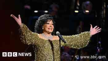 Shirley Bassey to auction £2m-worth of jewellery