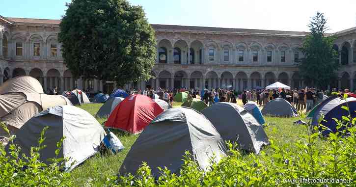Studenti pro-Gaza, montate le tende anche nel cortile dell’Università Statale di Milano per protestare contro gli accordi con Israele