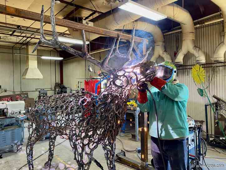 Cimarron High School students build sculpture out of old horseshoes