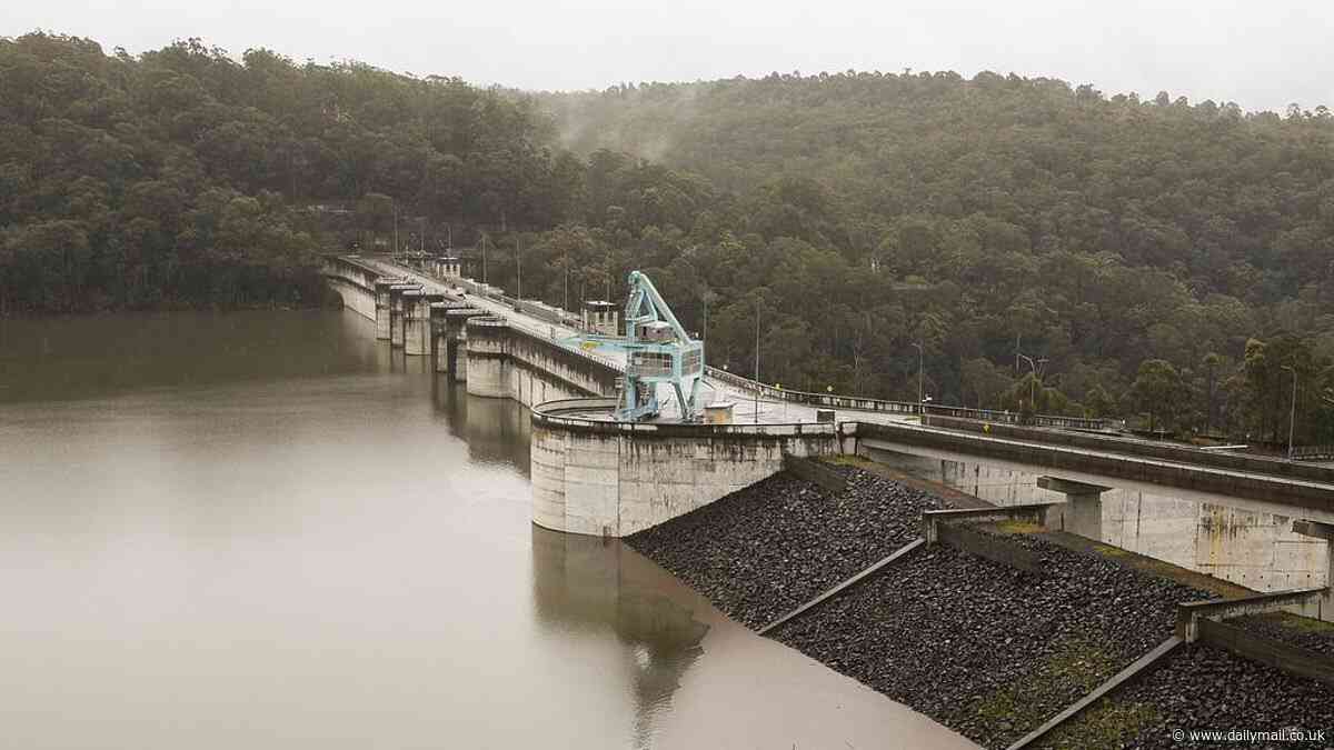 Urgent warning as Warragamba Dam threatens to spill over during record-breaking deluge