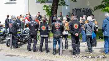 Motorradclub „Kuhle Wampe“ gedenkt der Opfer des Todesmarschs