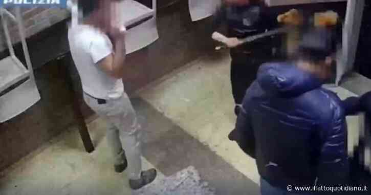 Rapina con machete in una pizzeria a Bologna: fermati quattro ragazzi grazie alle telecamere di sicurezza