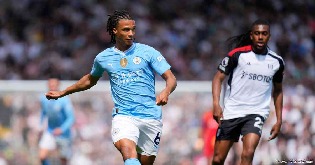 LIVE Premier League | Manchester City zoekt met voorsprong kleedkamer op, zorgen om Nathan Aké