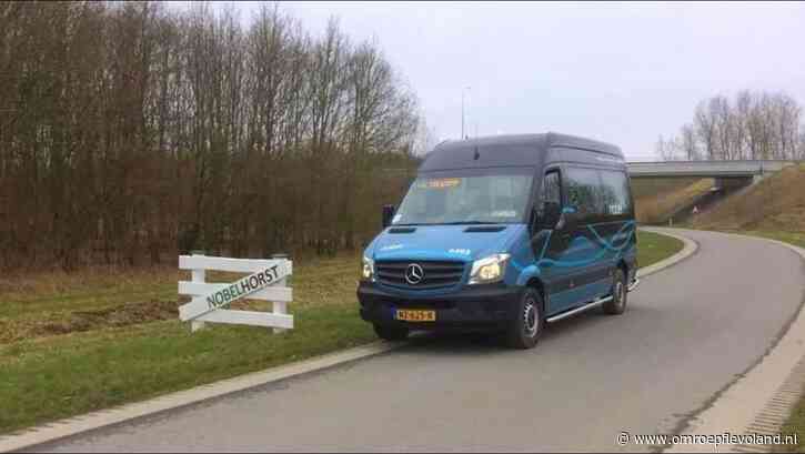 Almere - Bewoners Oosterwold gaan als vrijwilliger met buurtbus rijden