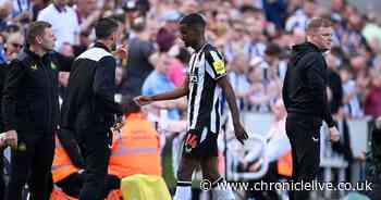 Eddie Howe explains Alexander Isak issue after Newcastle substitution as Wilson update offered