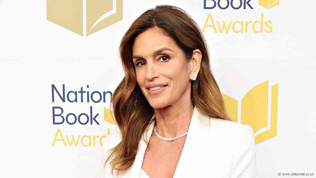 Cindy Crawford reveals she began out-earning her parents at age 18: 'I was making more money than they could ever have even dreamed of'