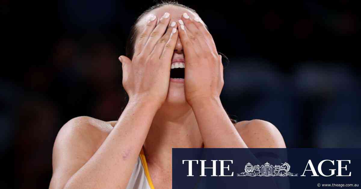 Lightning lose Super Netball match in overtime after scoreboard error said they’d won