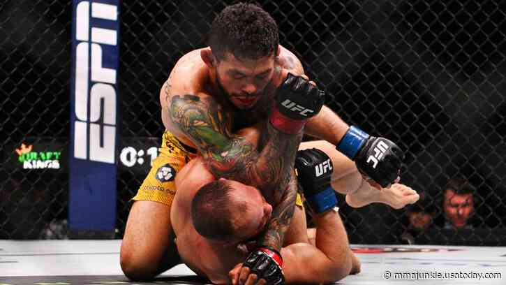 Diego Ferreira def. Mateusz Rebecki  at UFC on ESPN 56: Best photos