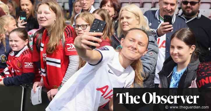 ‘Massive final vibes’: United and Spurs fans eye Women’s FA Cup history