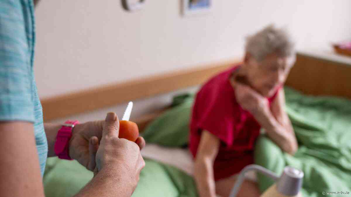 Pflegende nicht im Stich lassen: Patientenschützer fordern mehr Pflegegeld