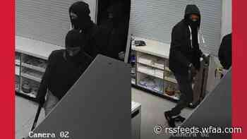 Fort Worth pharmacy burglarized as police work to track down the 4 masked suspects