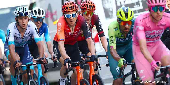 Thymen Arensman klimt naar negende plek in Giro: “Had twee slechte dagen, maar ik ben terug”